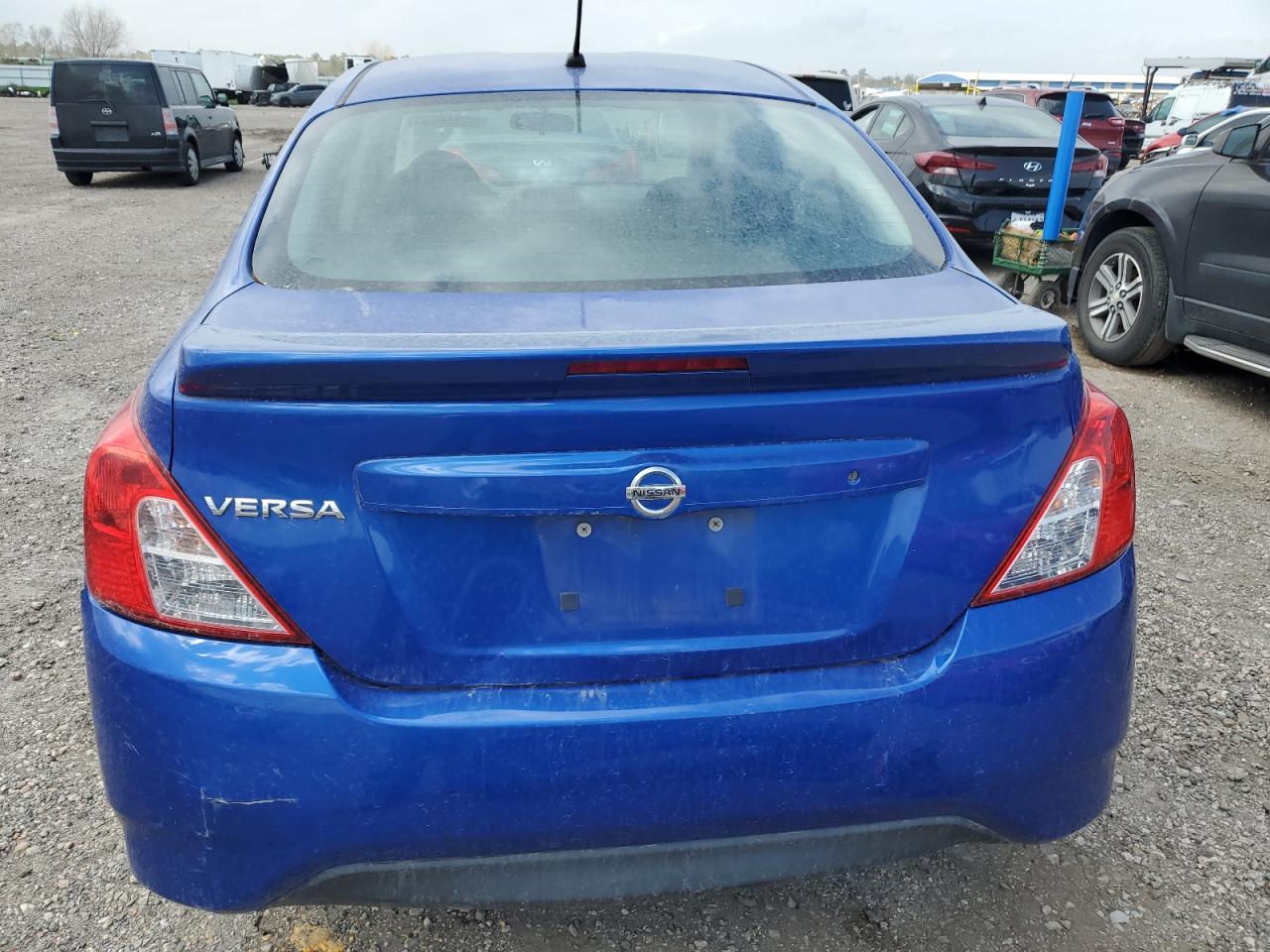 2017 Nissan Versa - Image 6