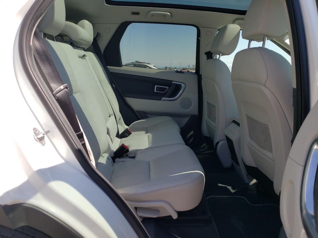 2016 Land Rover Discovery - Image 11