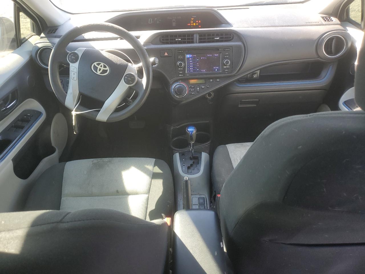 2013 Toyota Prius - Image 8