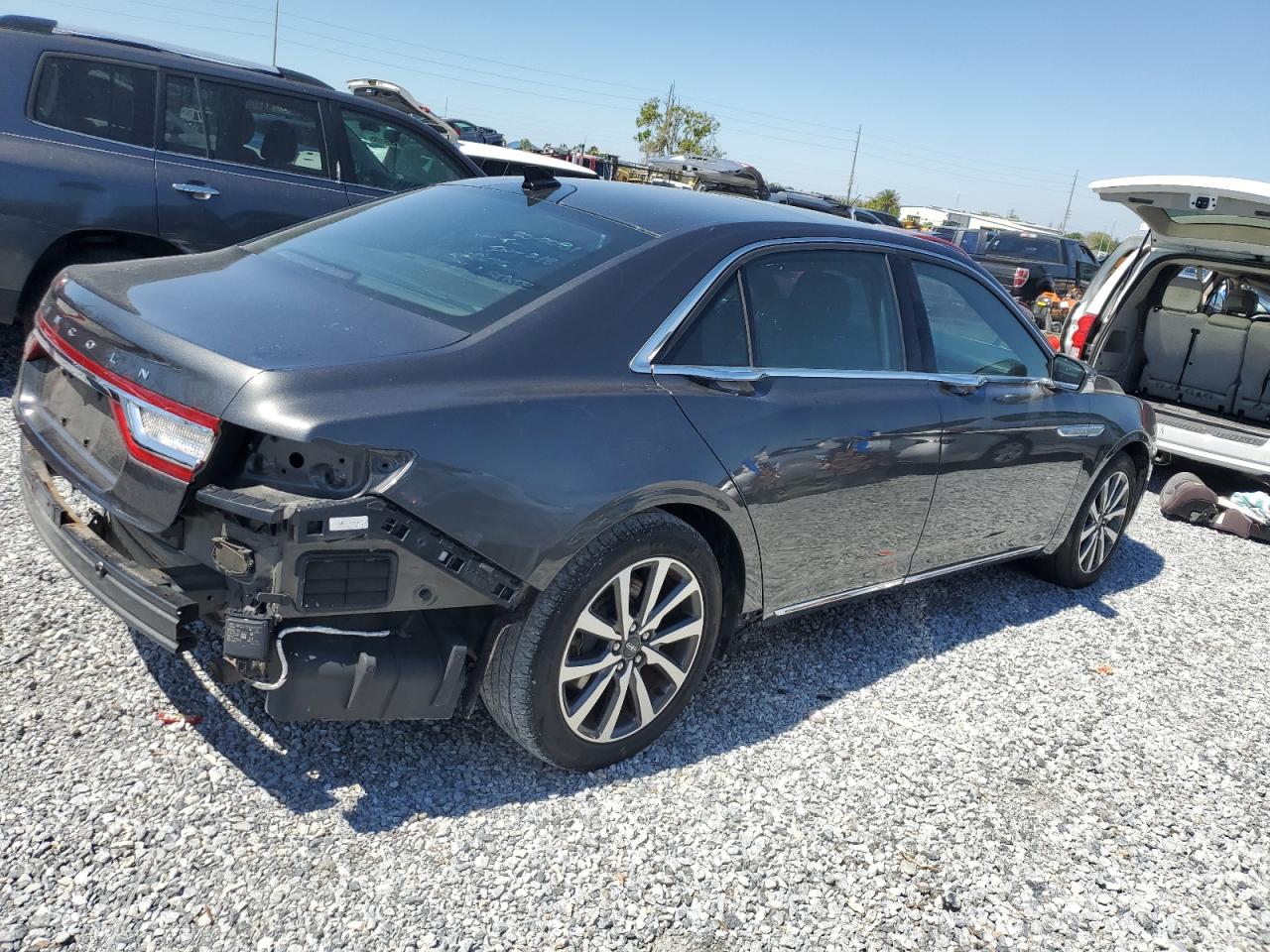 2018 Lincoln Continental - Image 3