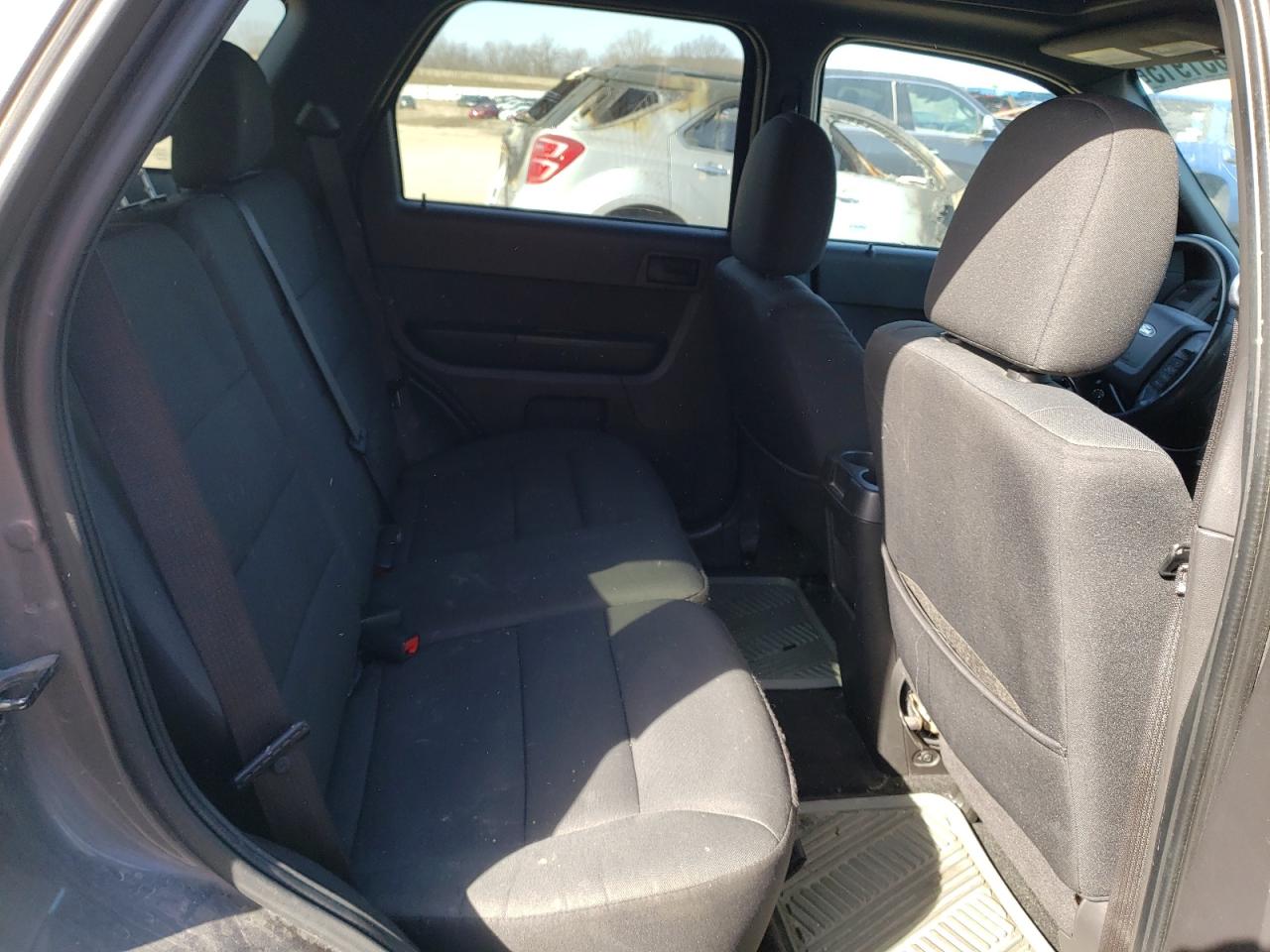 2011 Ford Escape - Image 11