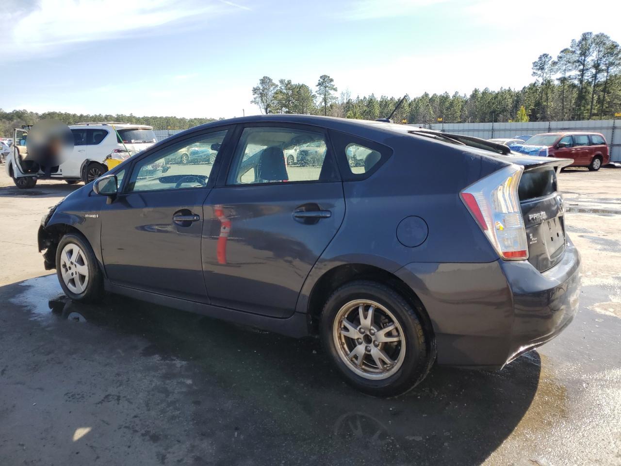 2011 Toyota Prius - Image 2