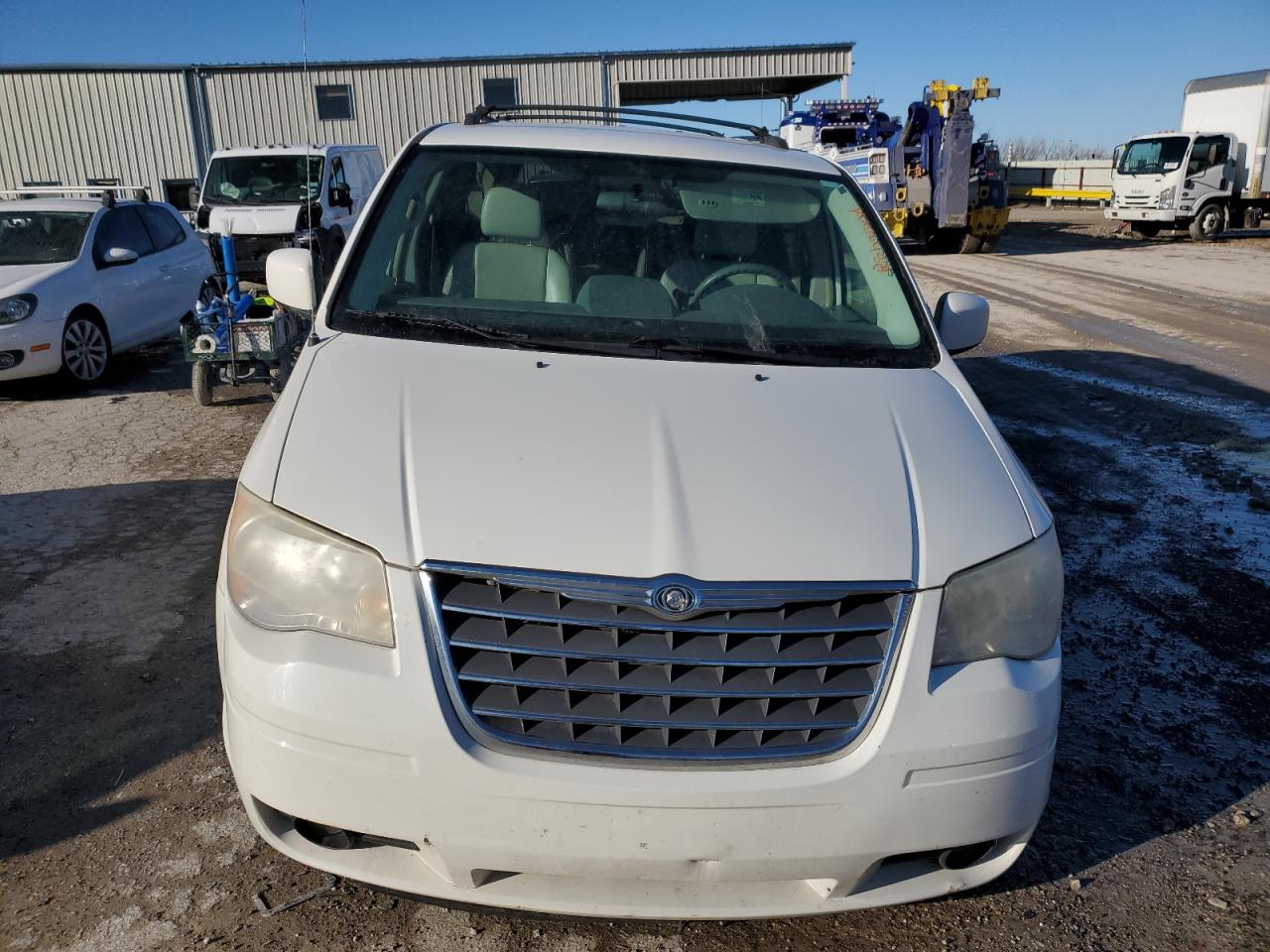 2010 Chrysler Town & Country - Image 5