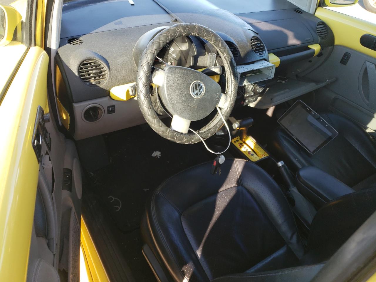 2001 Volkswagen Beetle - Image 8
