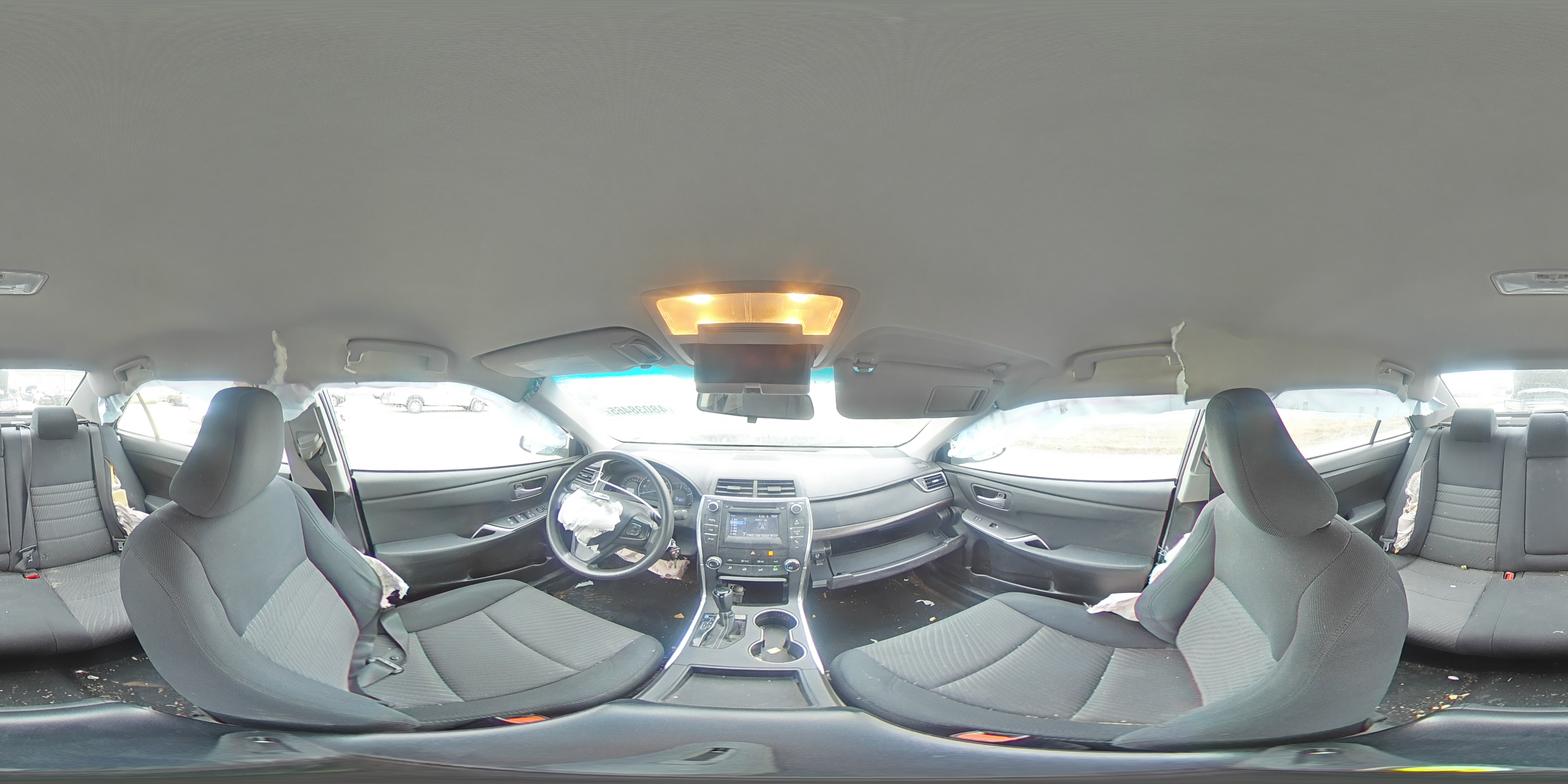 2015 Toyota Camry - Image 13