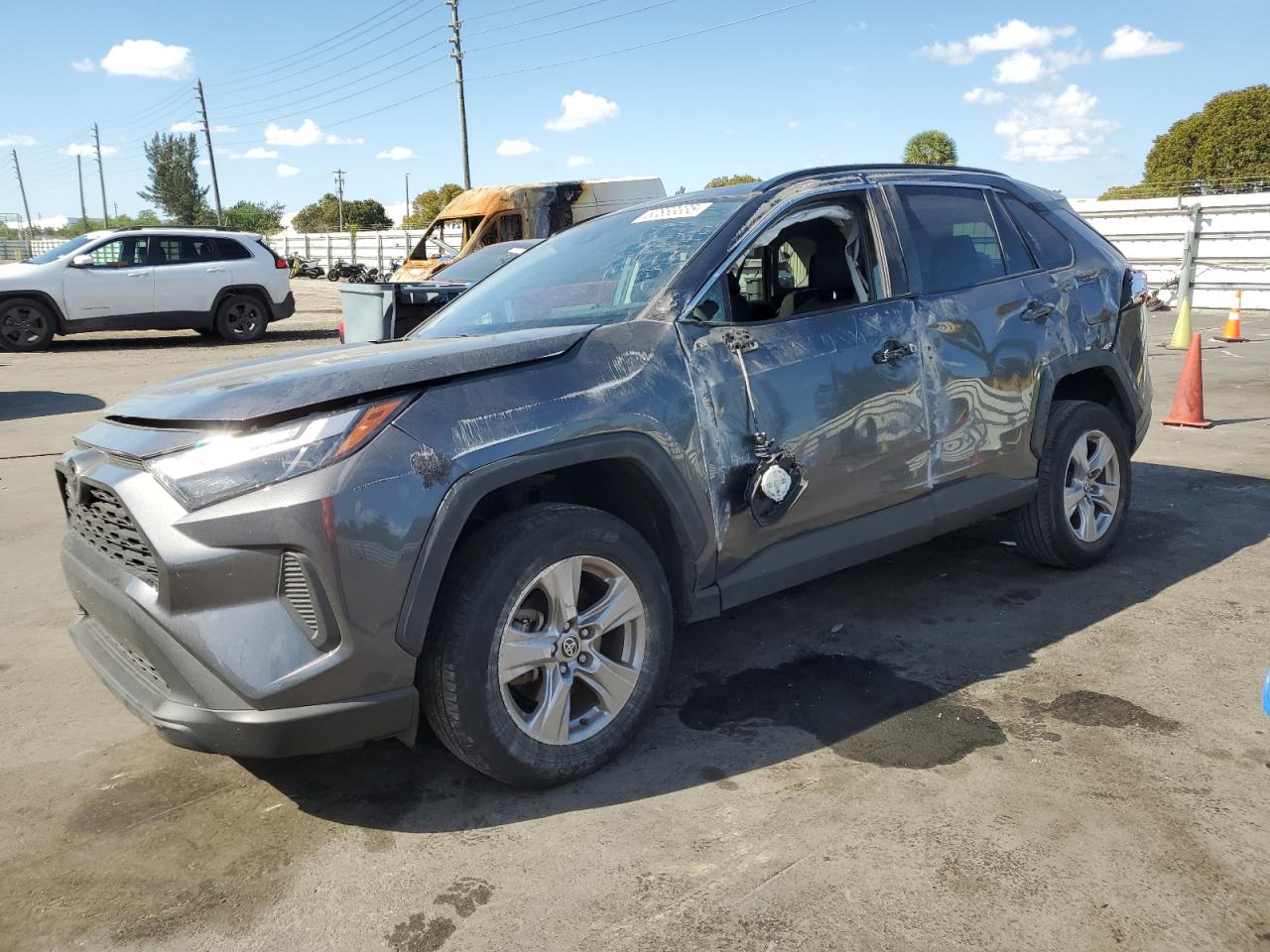 2022 Toyota Rav4 Xle for Sale in Miami, FL - All Over