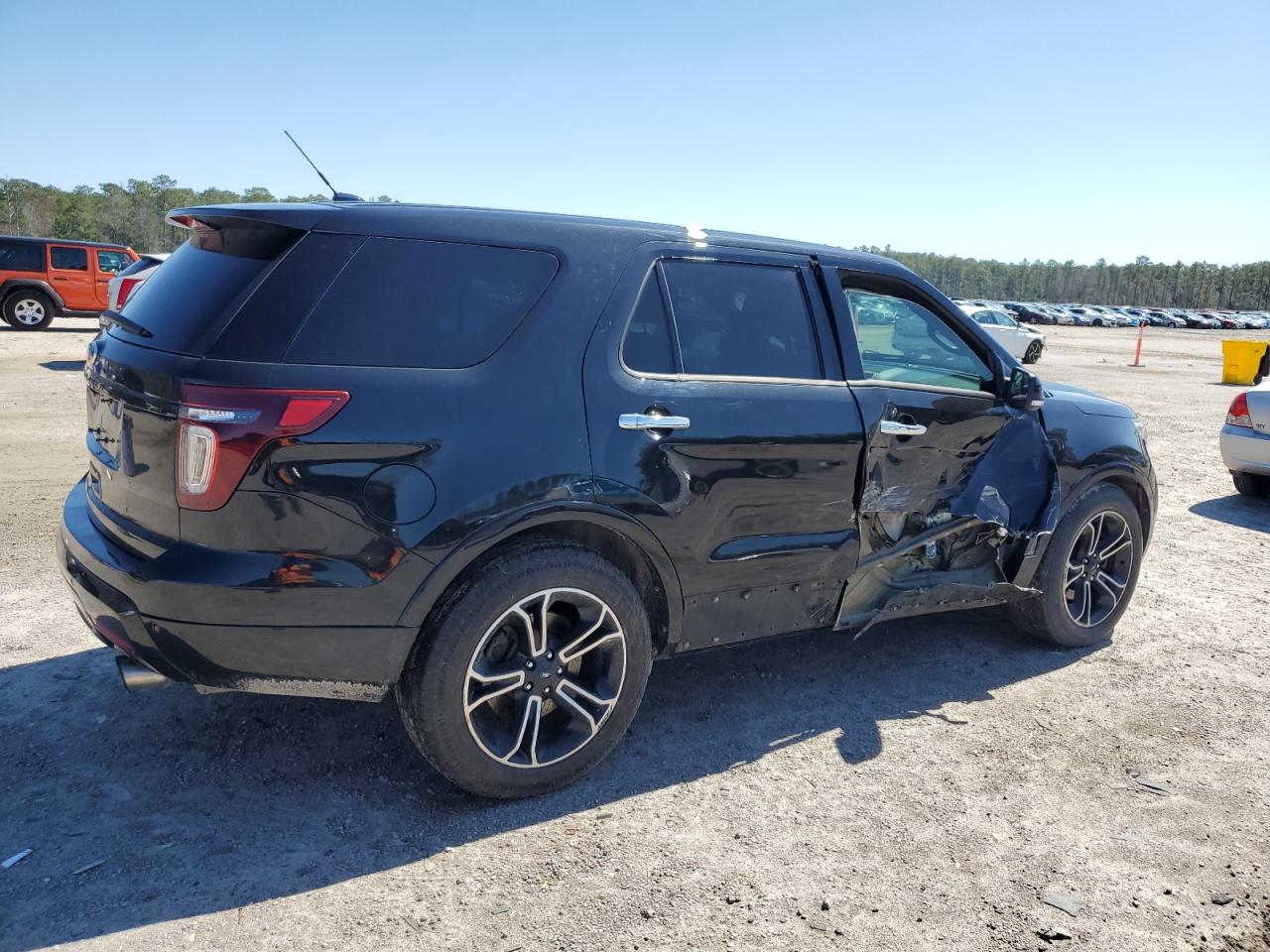 2014 Ford Explorer - Image 3