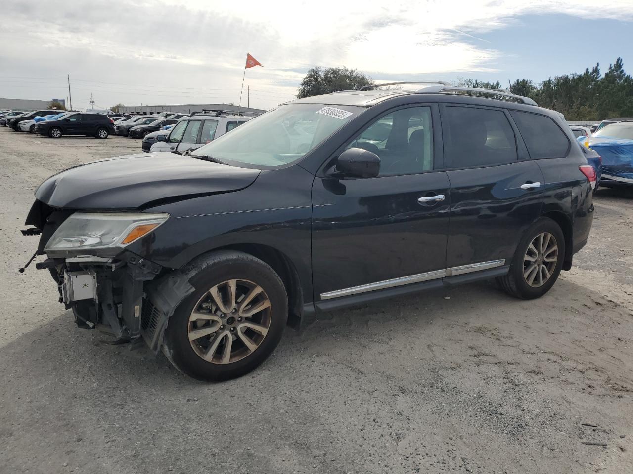 2015 Nissan Pathfinder - Image 1