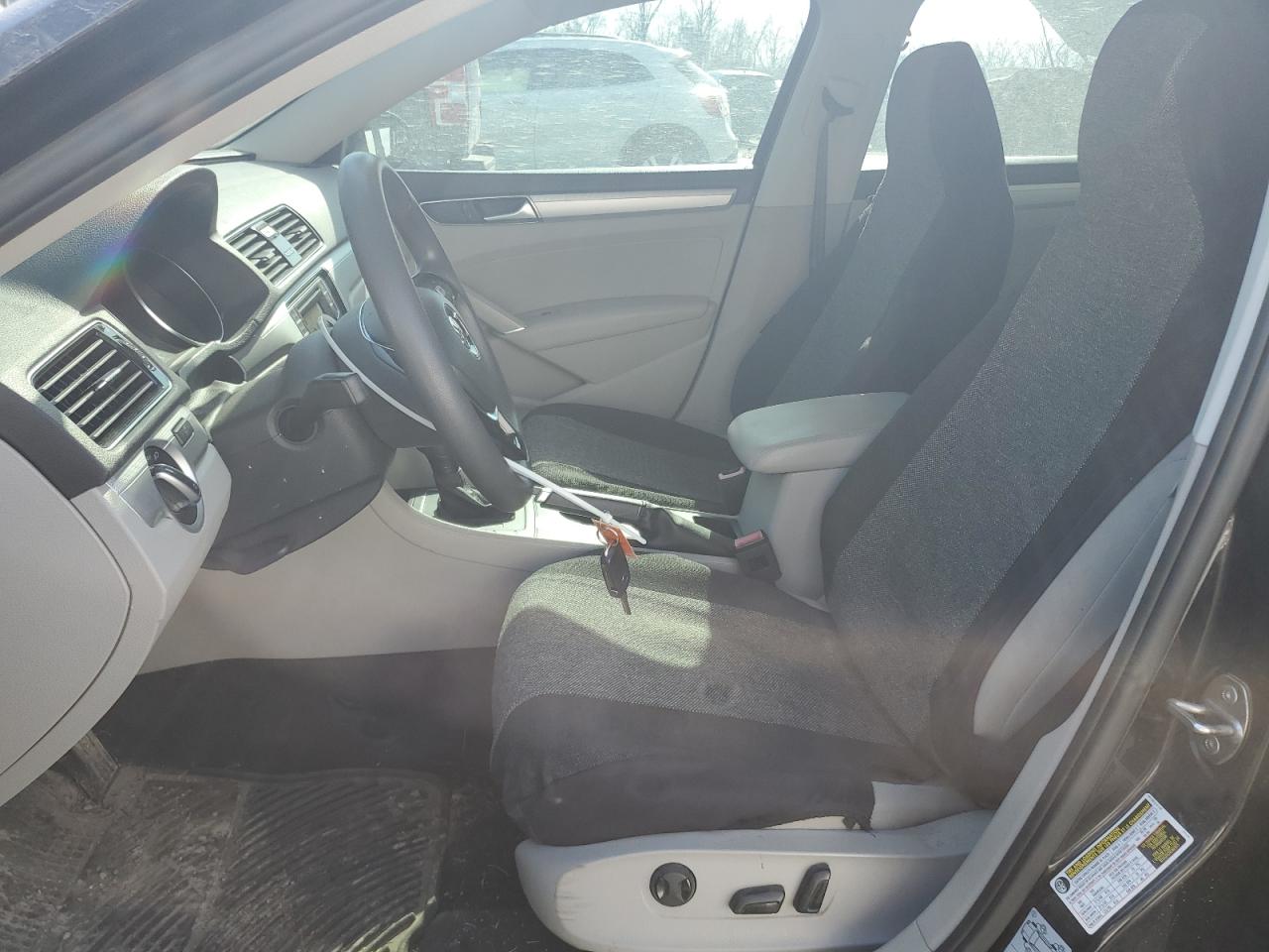 2018 Volkswagen Passat - Image 7