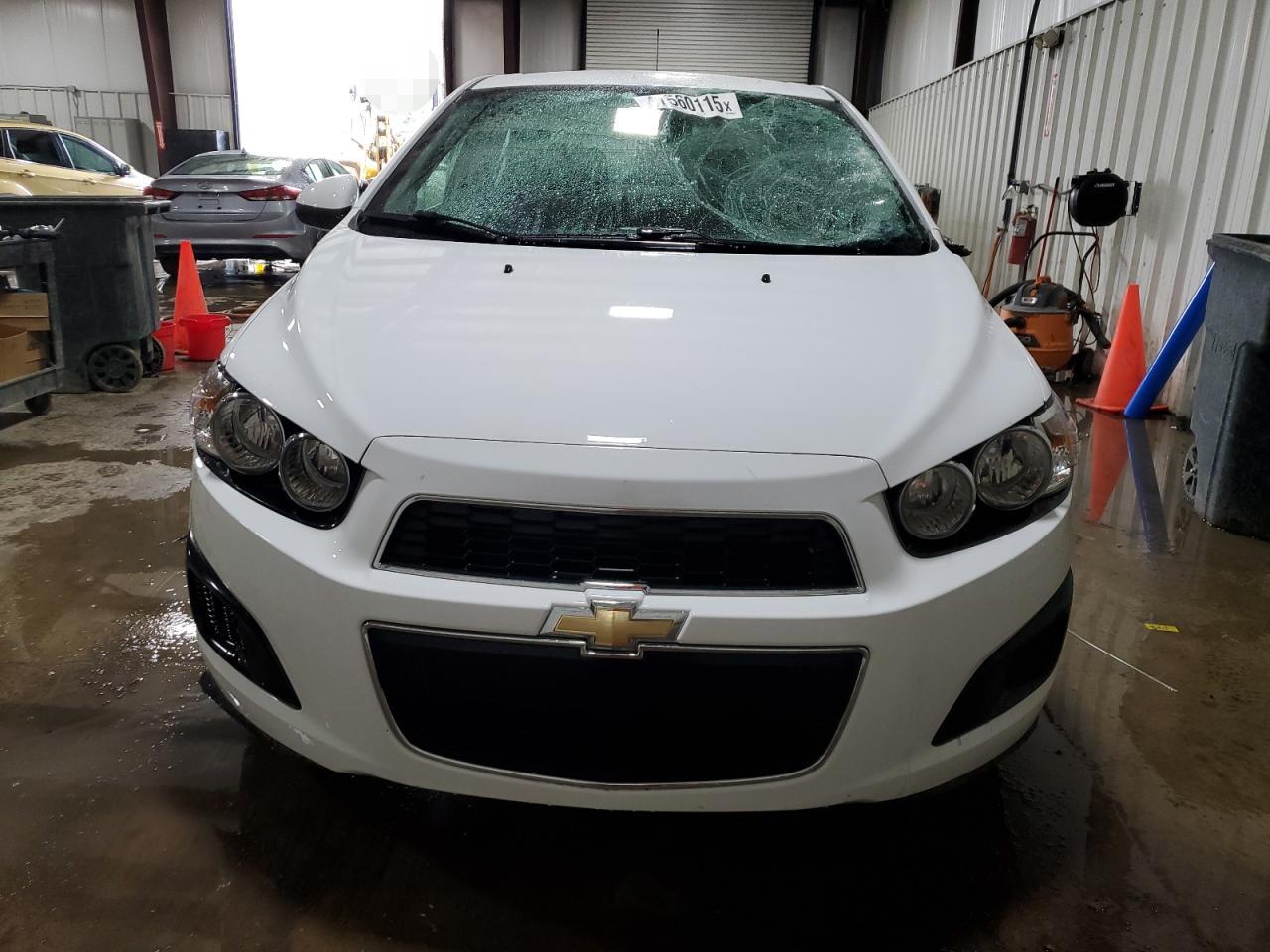 2015 Chevrolet Sonic - Image 5