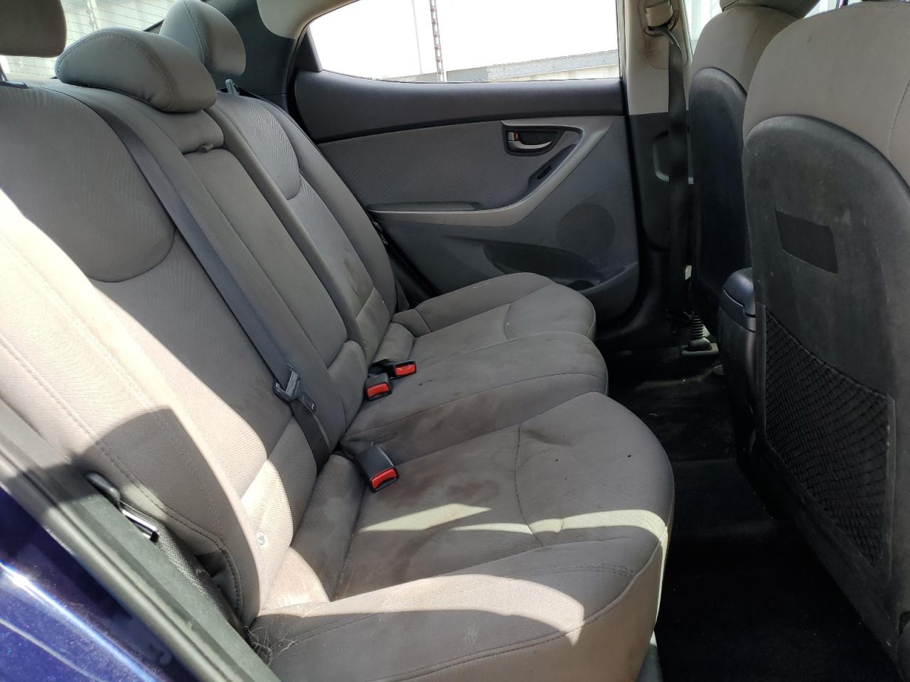 2013 Hyundai Elantra - Image 10