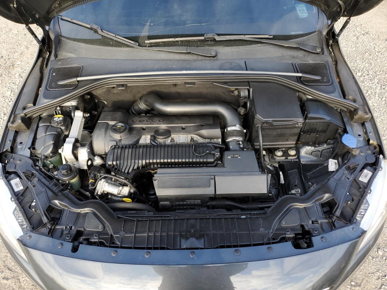2016 Volvo V60 - Image 12