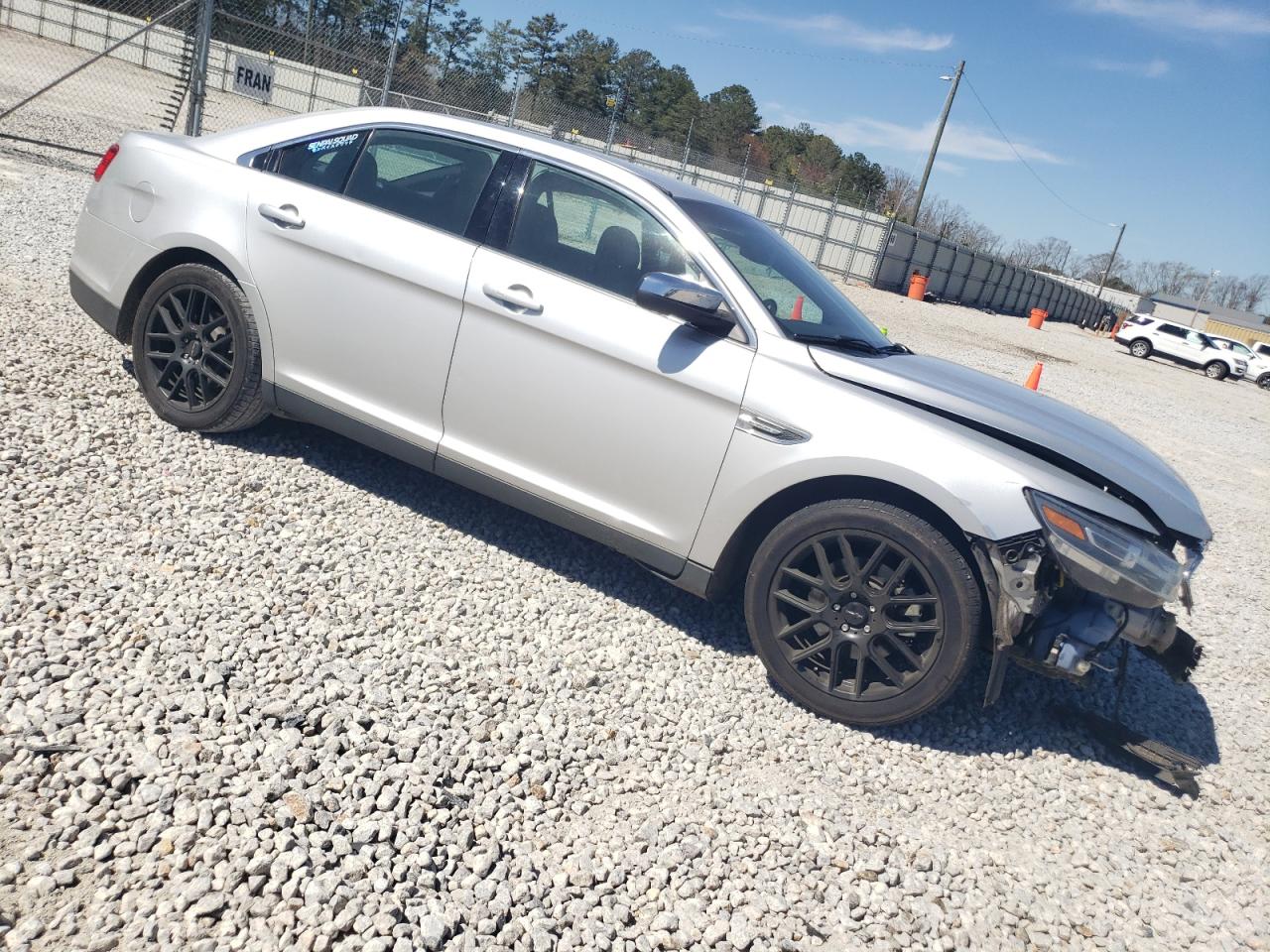 2015 Ford Taurus - Image 4