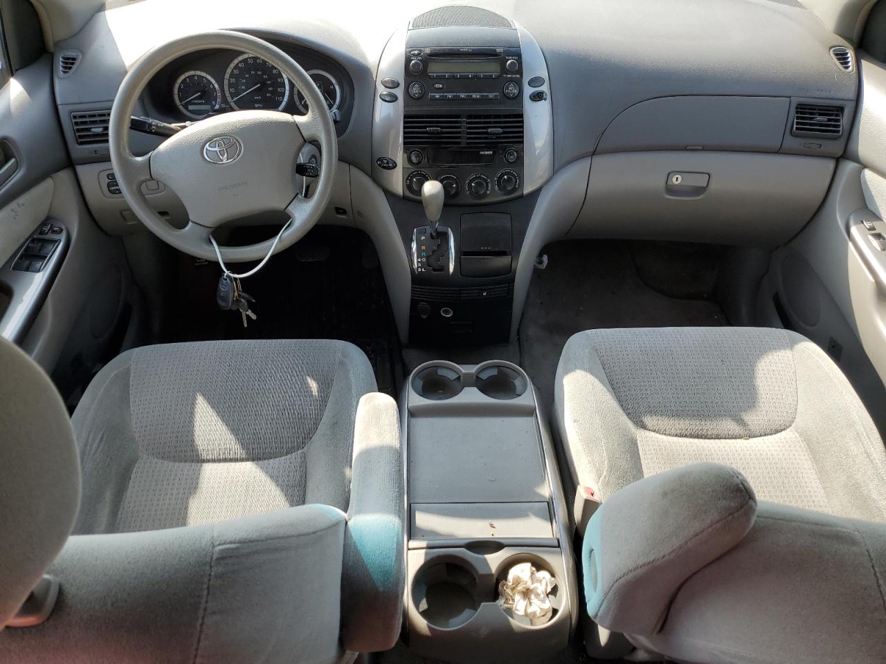 2008 Toyota Sienna - Image 8