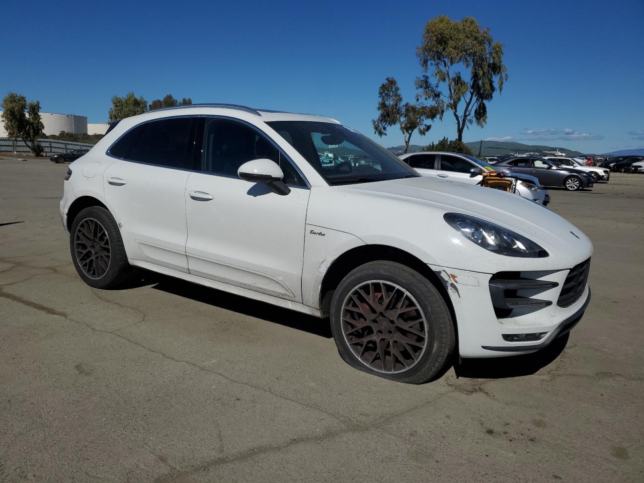 2016 Porsche Macan - Image 4