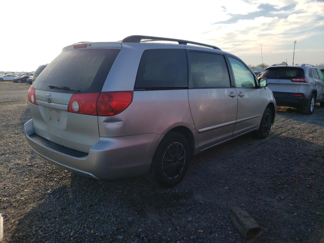 2006 Toyota Sienna - Image 3