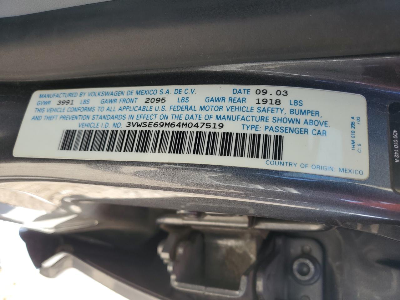2004 Volkswagen Jetta - Image 12