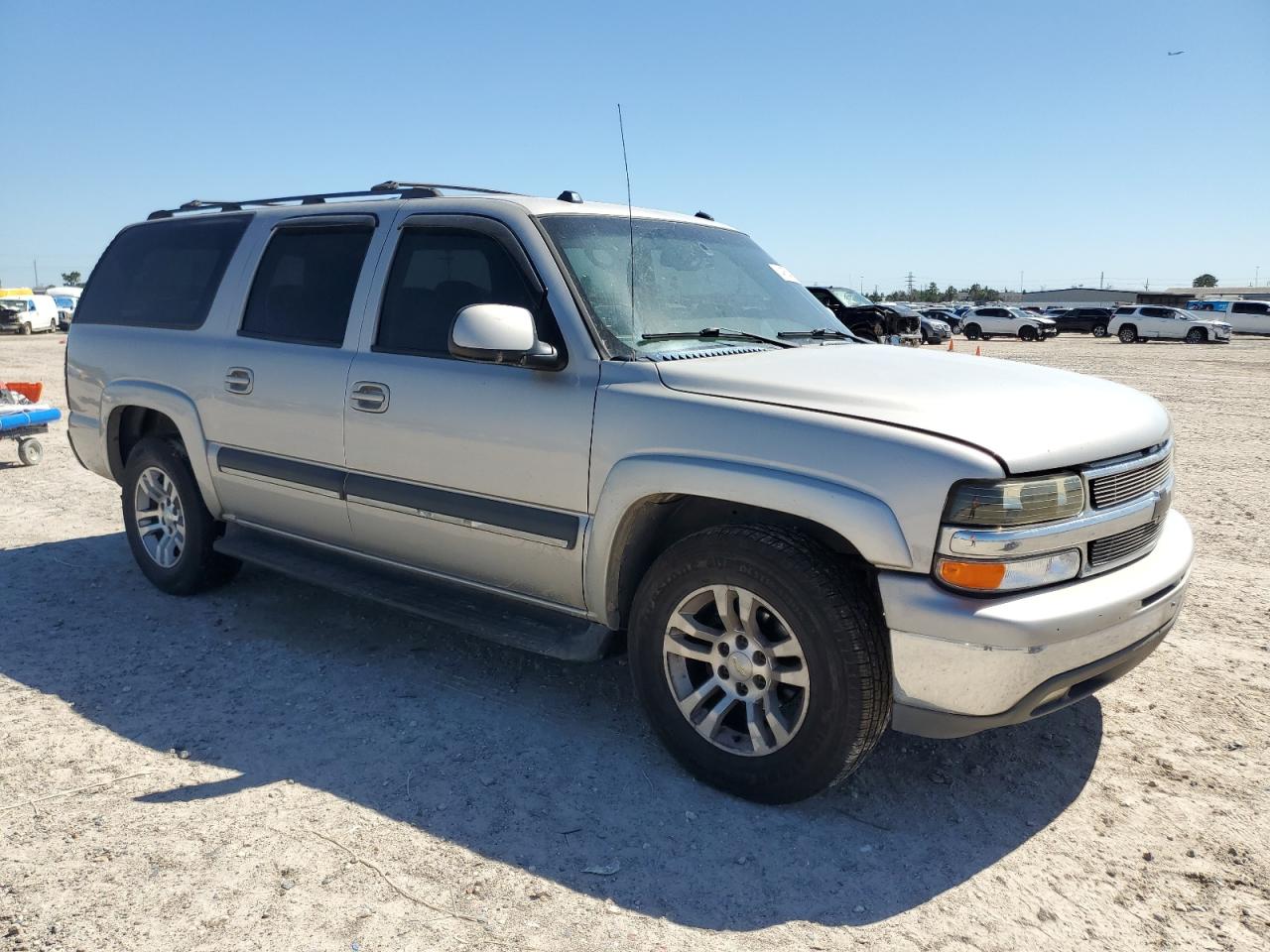 2004 Chevrolet Suburban - Image 4