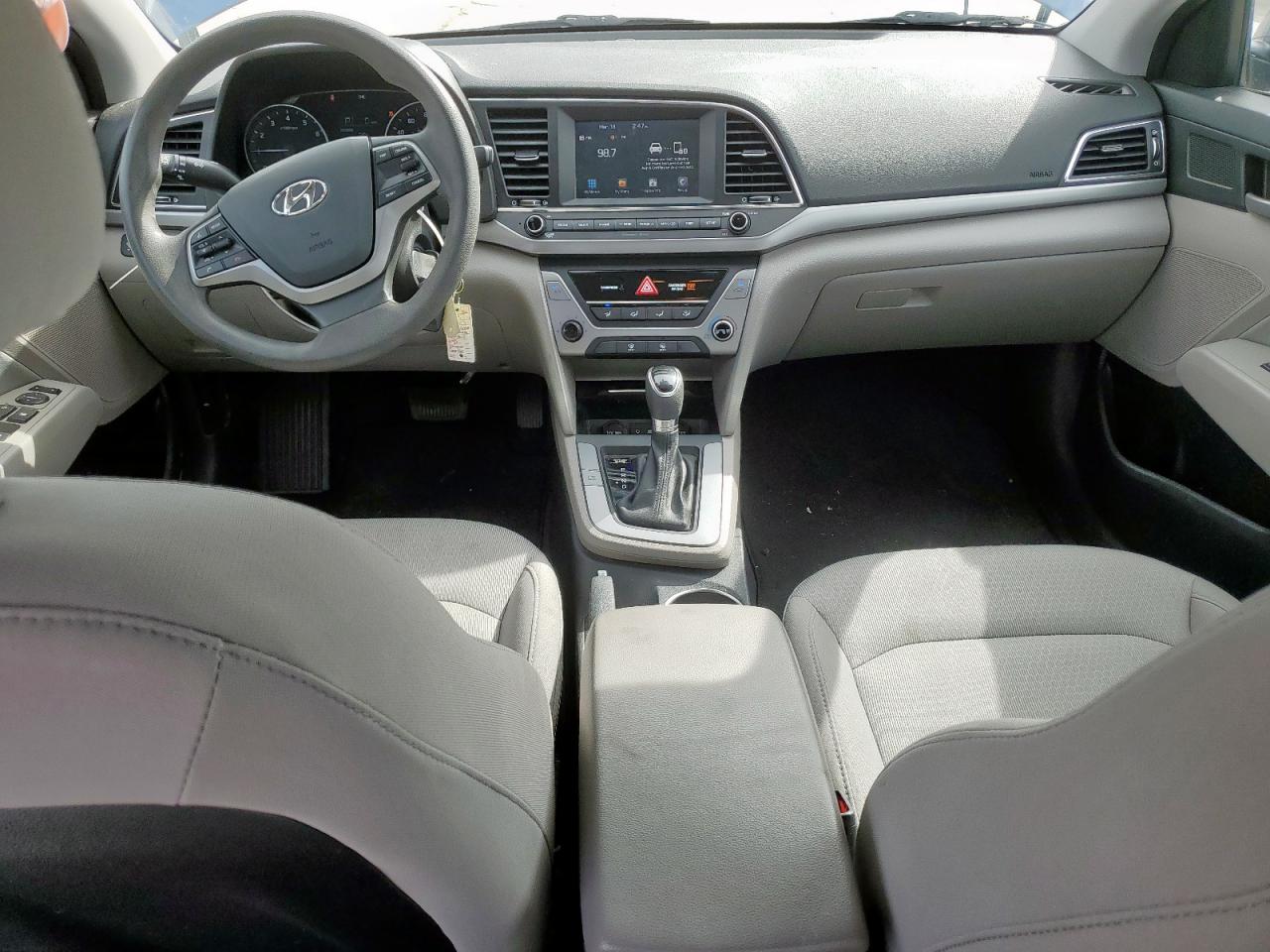 2017 Hyundai Elantra - Image 8