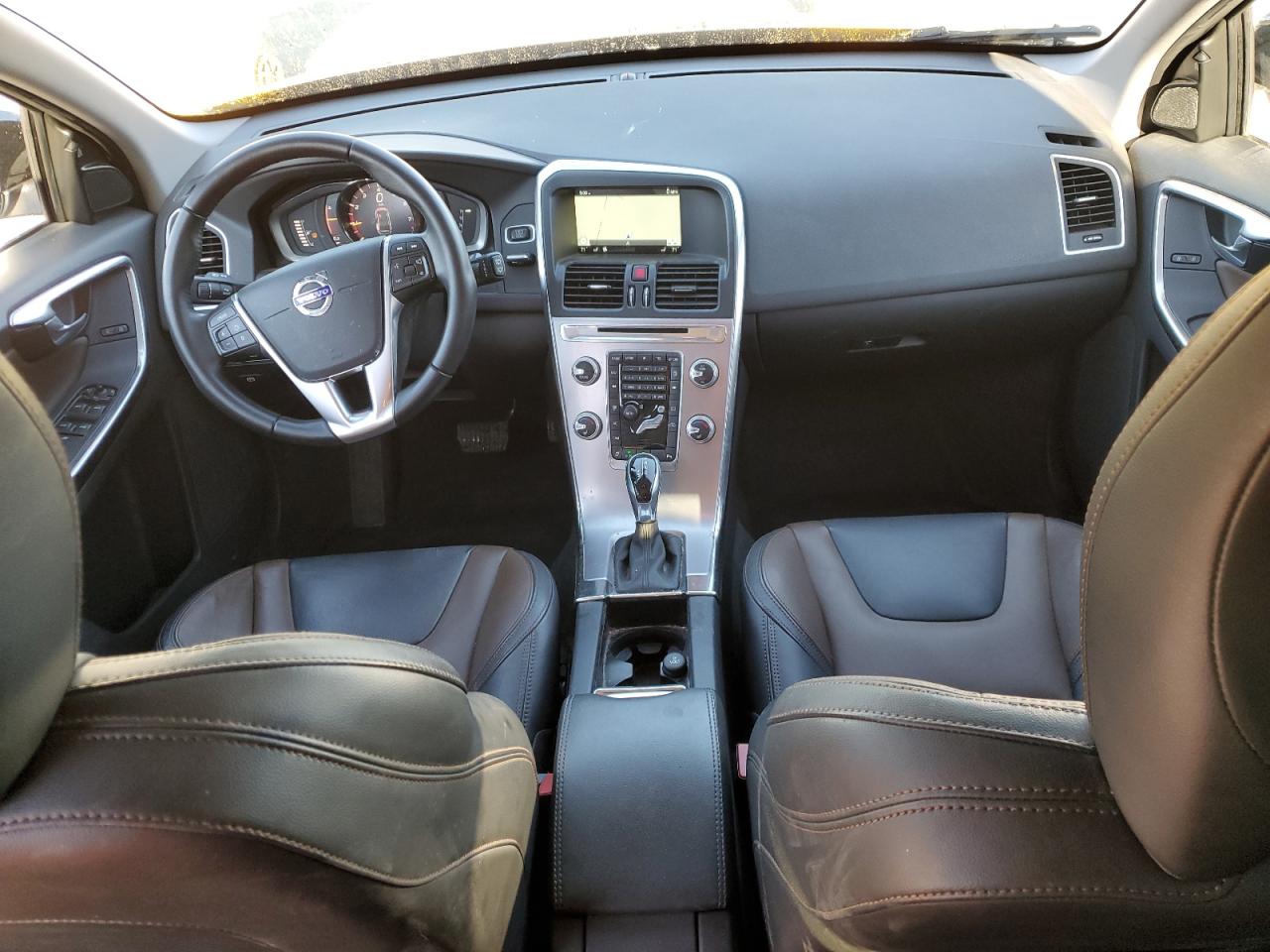 2017 Volvo XC60 - Image 8