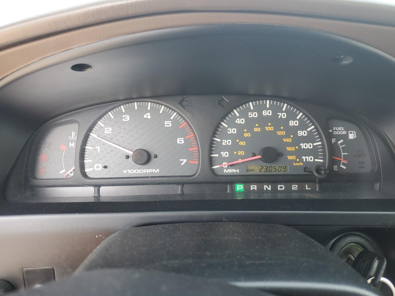 2000 Toyota 4Runner - Image 9
