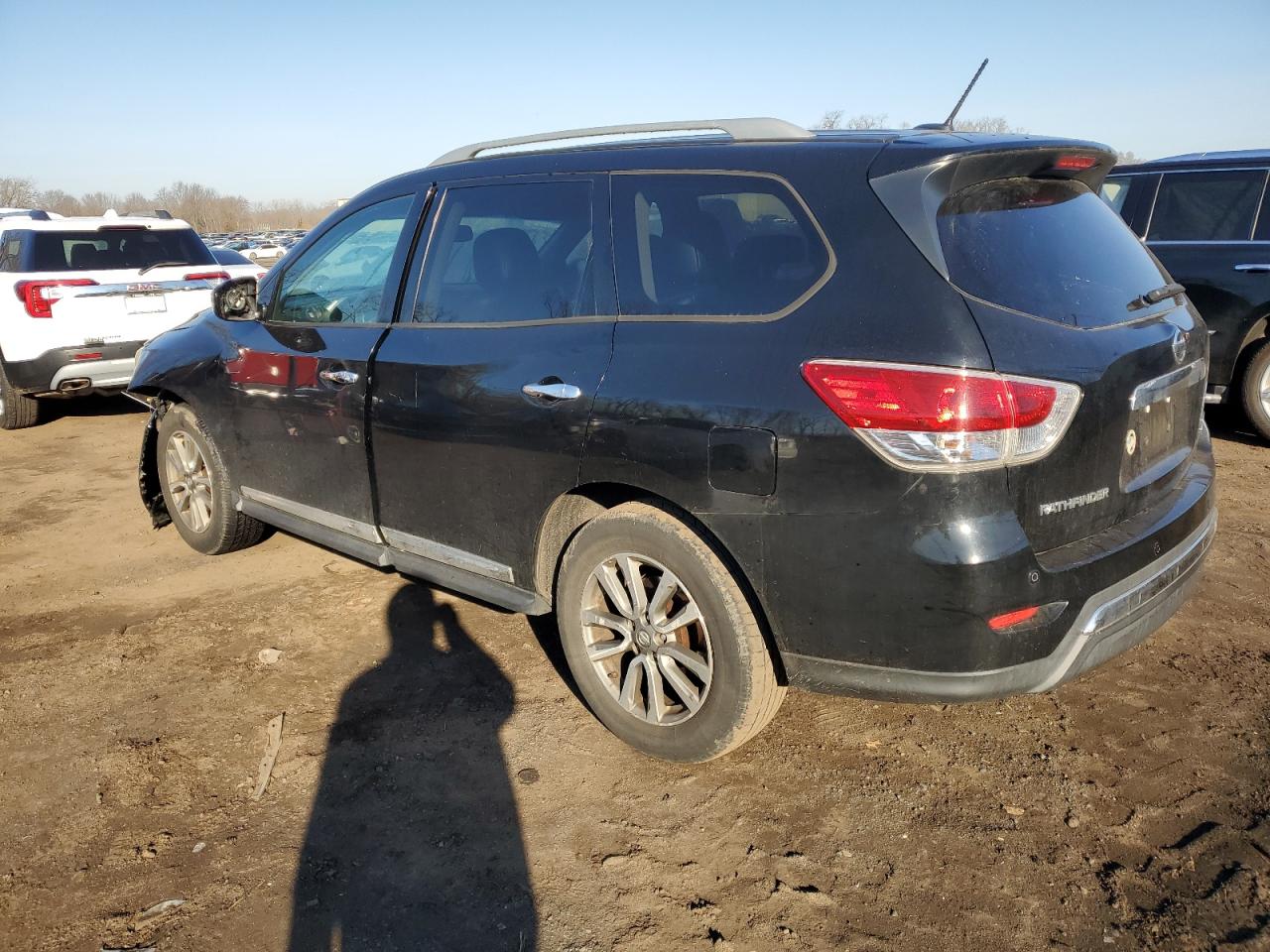 2013 Nissan Pathfinder - Image 2