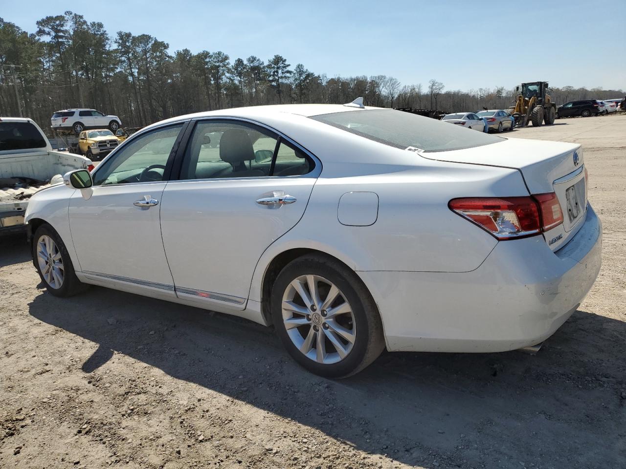 2010 Lexus ES - Image 2