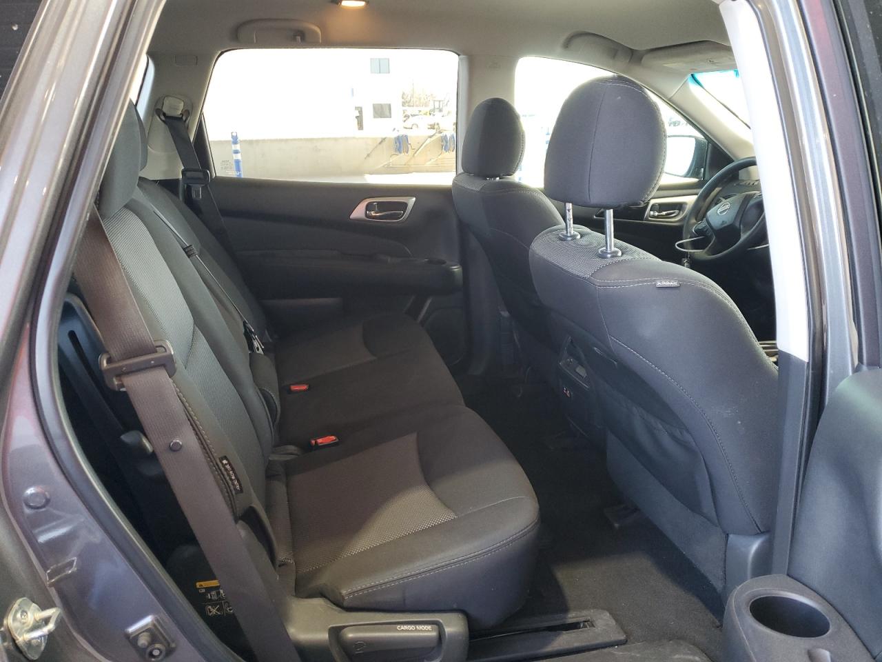 2020 Nissan Pathfinder - Image 10