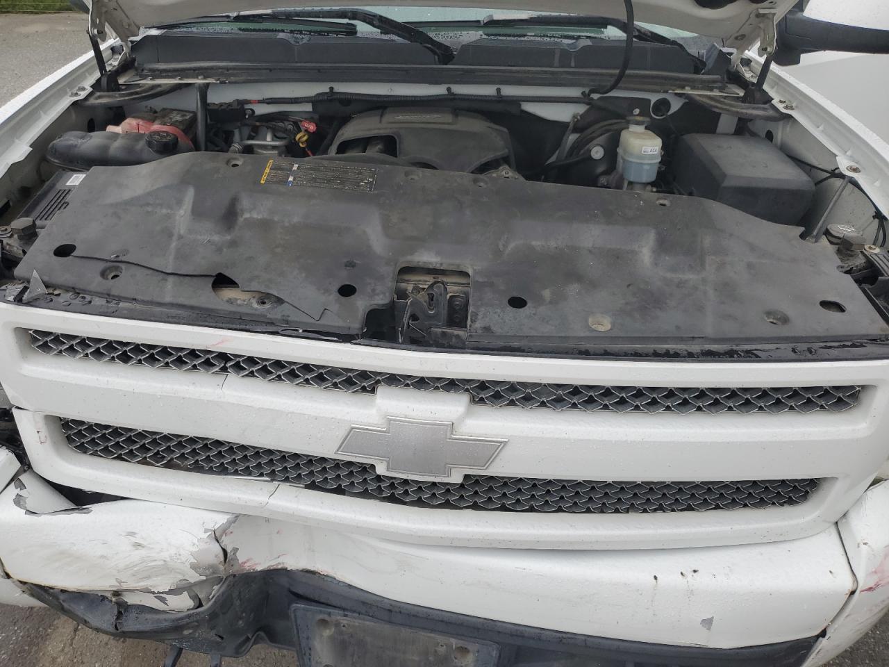 2007 Chevrolet Silverado - Image 12