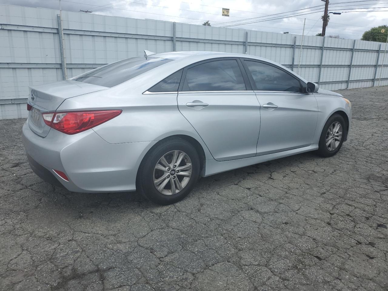 2014 Hyundai Sonata - Image 3