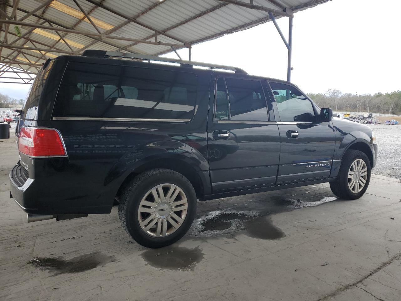 2013 Lincoln Navigator - Image 3