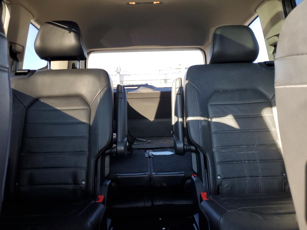 2018 Volkswagen Atlas - Image 10