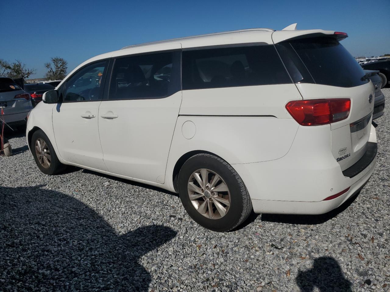2017 Kia Sedona - Image 2