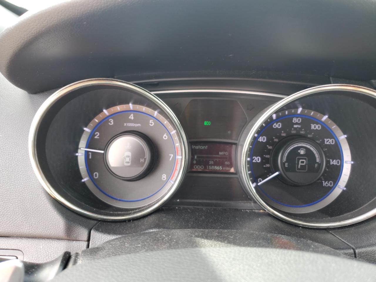 2012 Hyundai Sonata - Image 9
