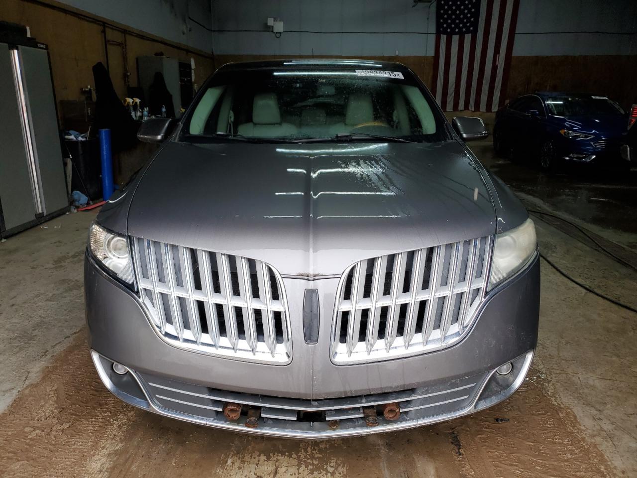 2010 Lincoln MKT - Image 5