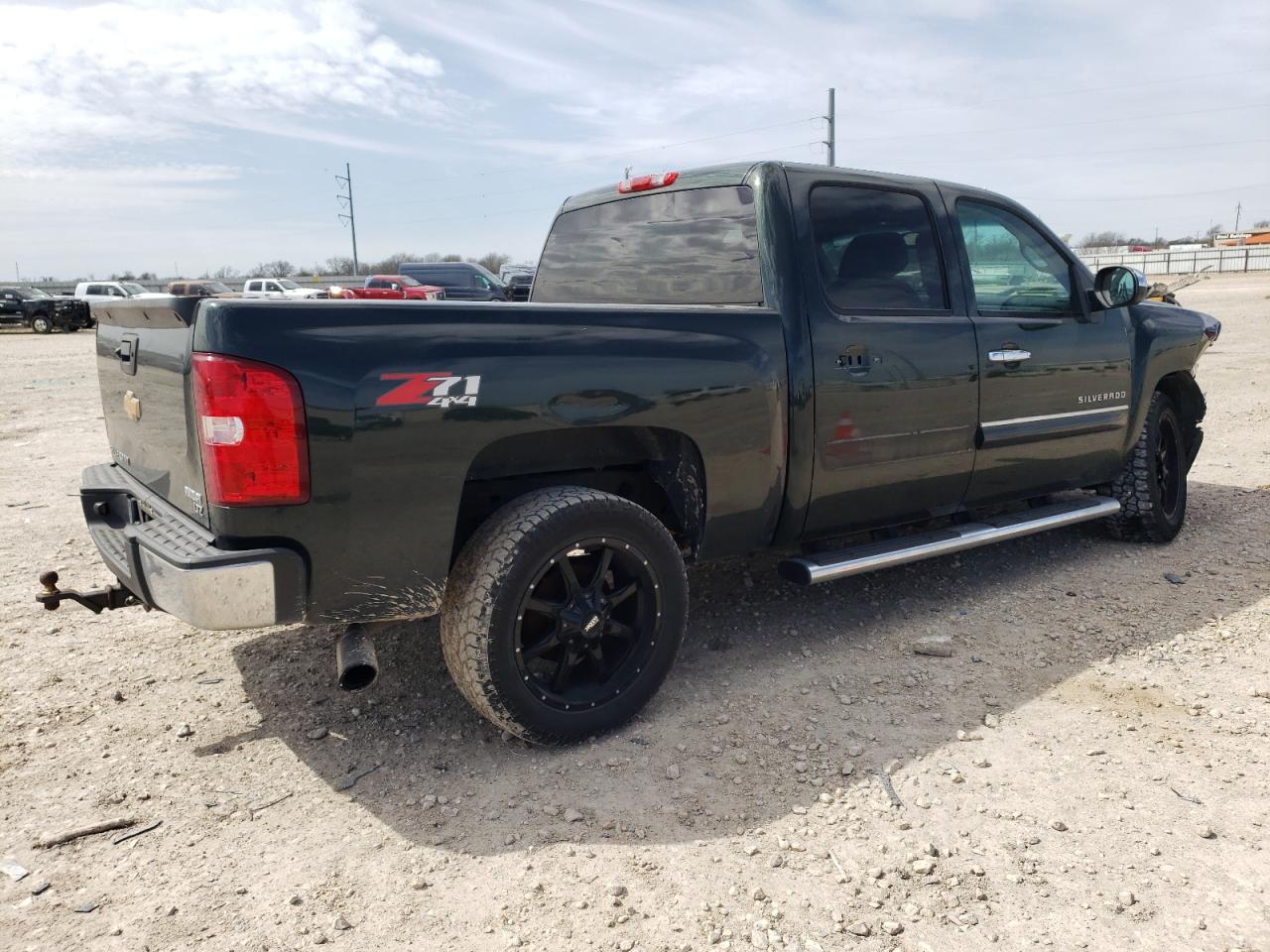 2013 Chevrolet Silverado - Image 3