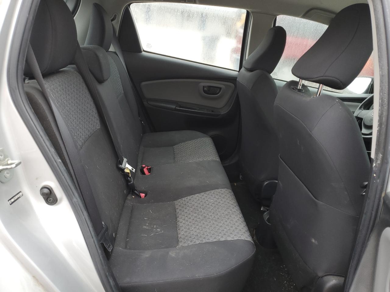 2015 Toyota Yaris - Image 10