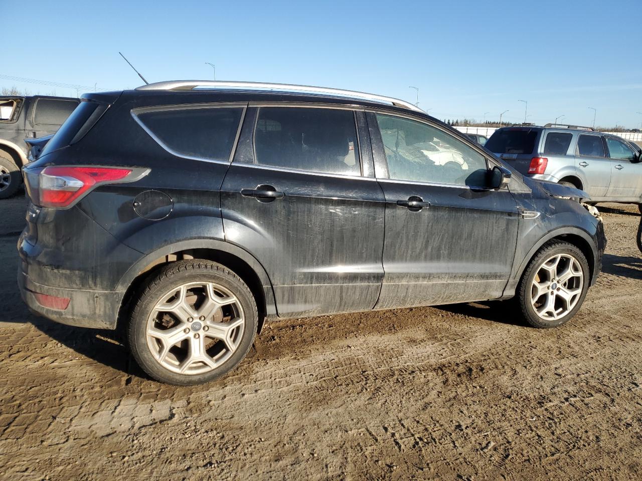 1FMCU9J98HUA05000 FORD ESCAPE 2017