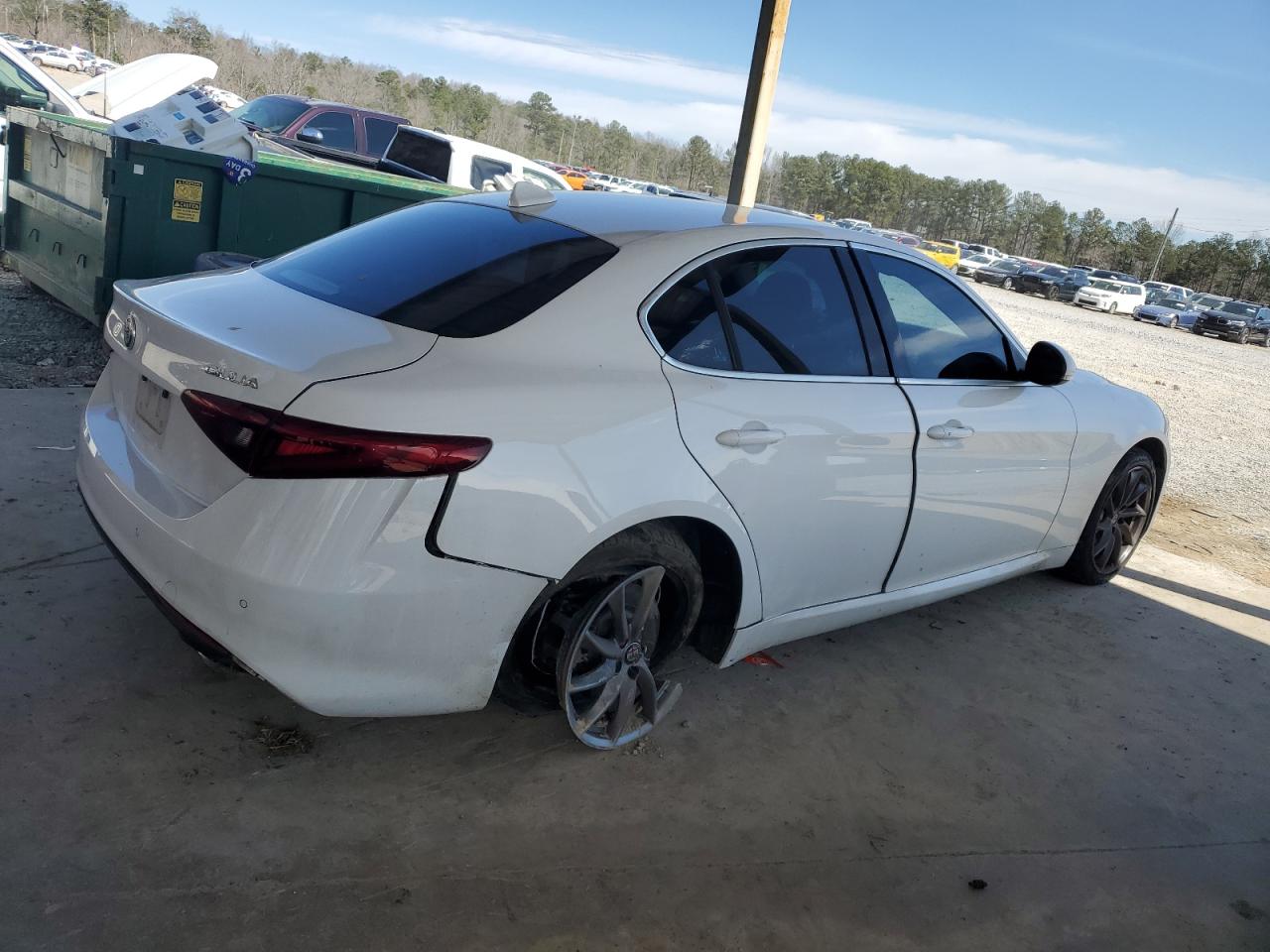 2017 Alfa Romeo Giulia - Image 3