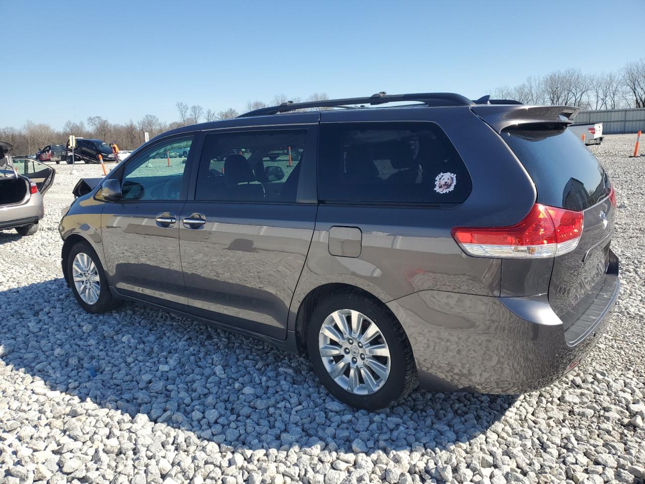 2011 Toyota Sienna - Image 2