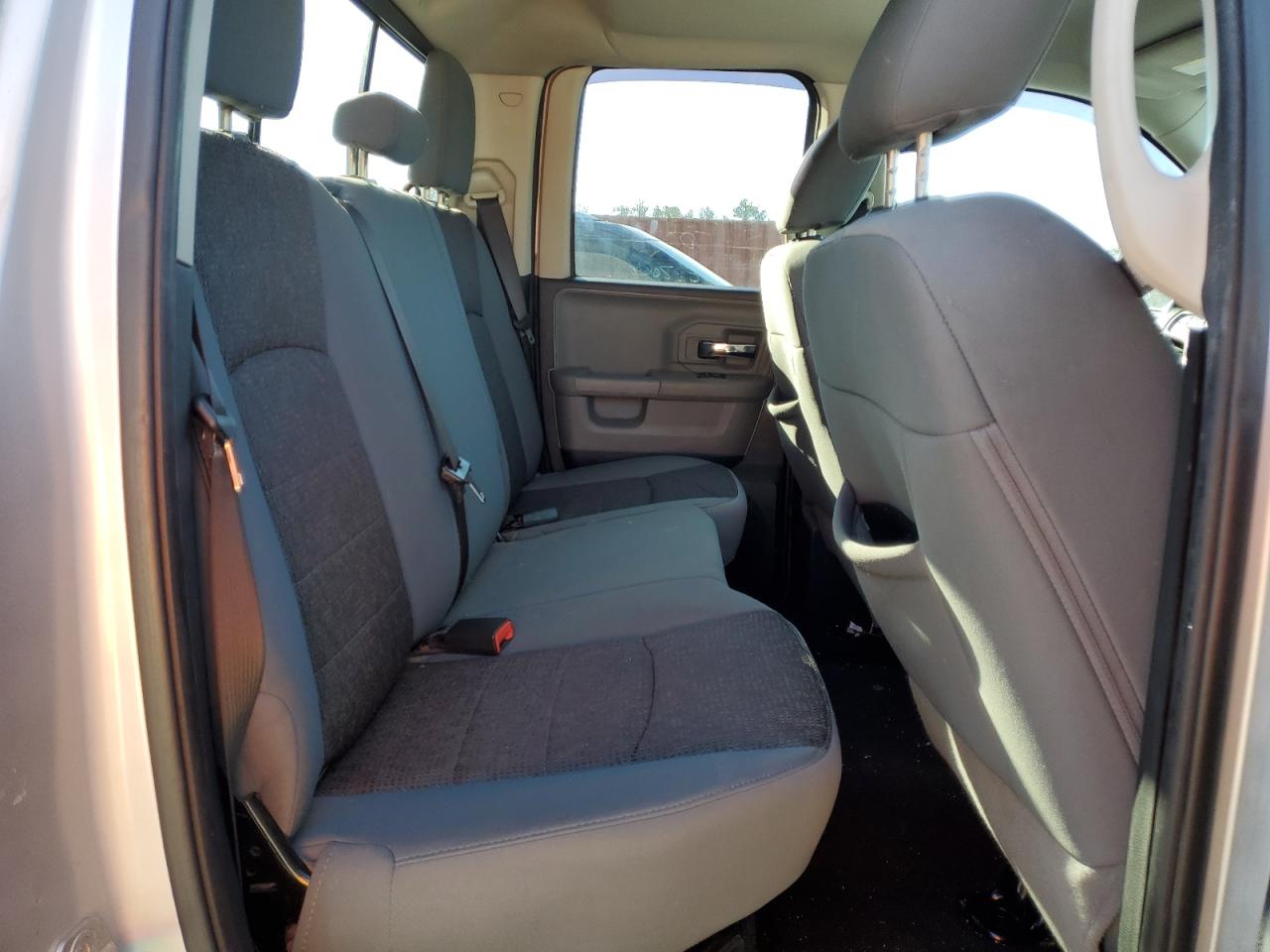 2013 RAM 1500 - Image 10