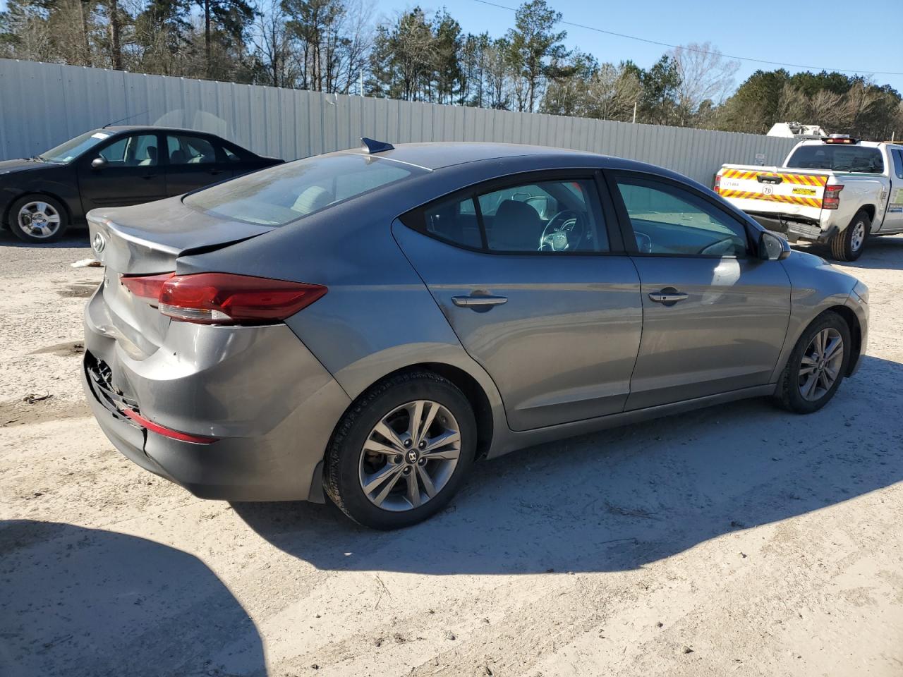 2018 Hyundai Elantra - Image 3