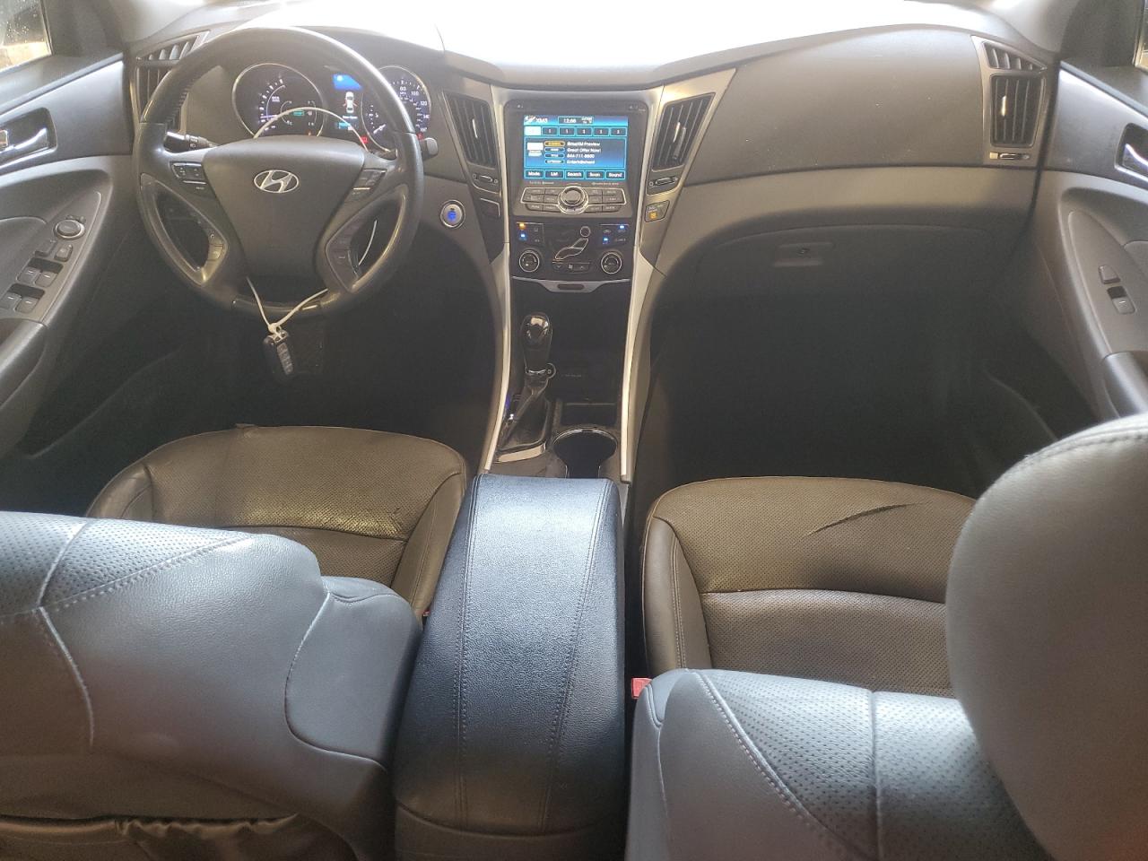 2011 Hyundai Sonata - Image 8