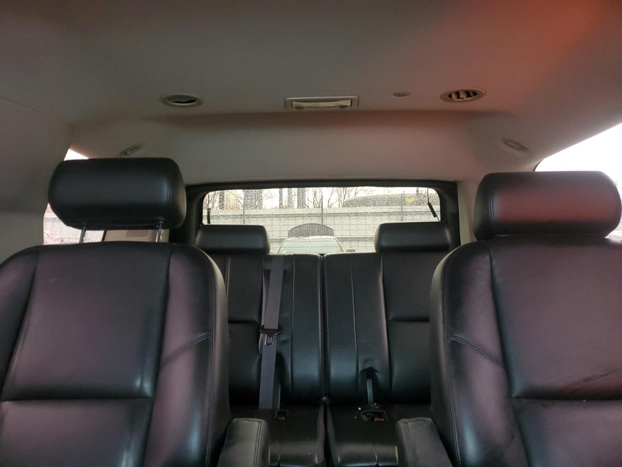 2010 Chevrolet Tahoe - Image 10