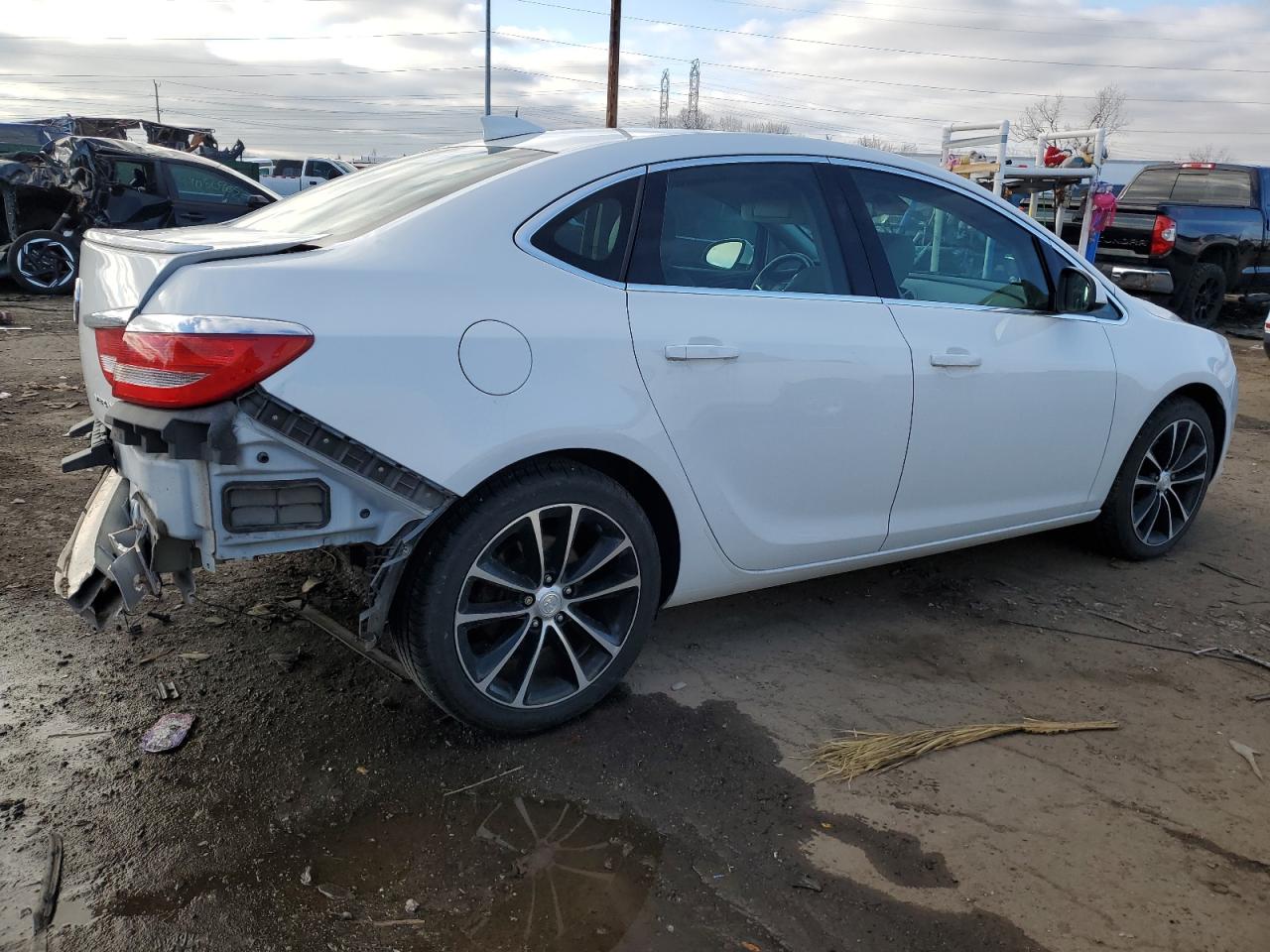 1G4PW5SK8G4124203 BUICK VERANO 2016