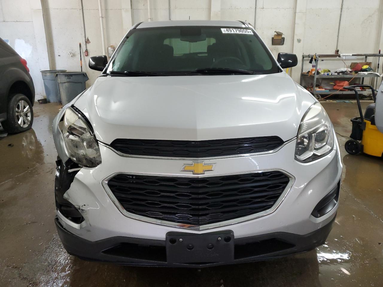 2017 Chevrolet Equinox - Image 5