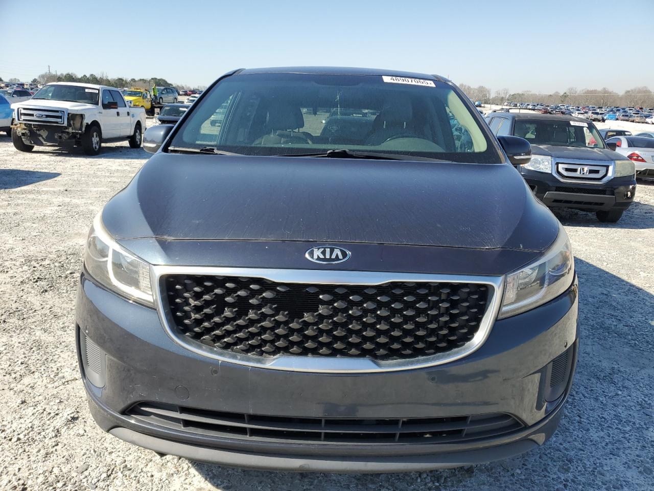 2017 Kia Sedona - Image 5