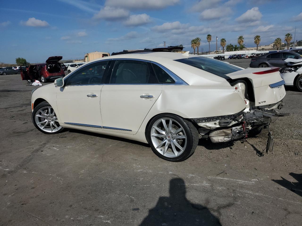 2013 Cadillac XTS - Image 2