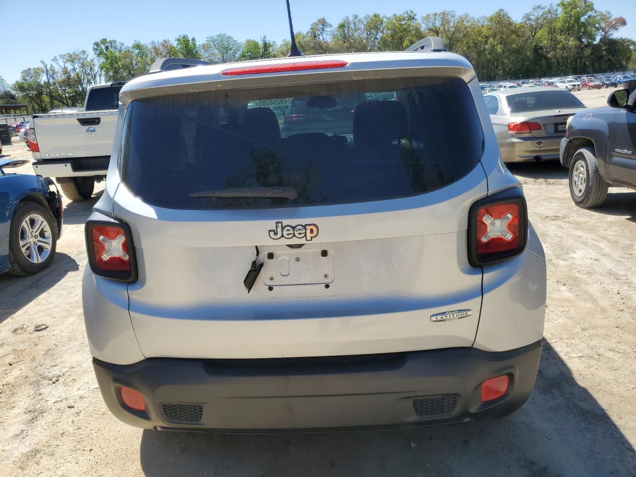 2015 Jeep Renegade - Image 6
