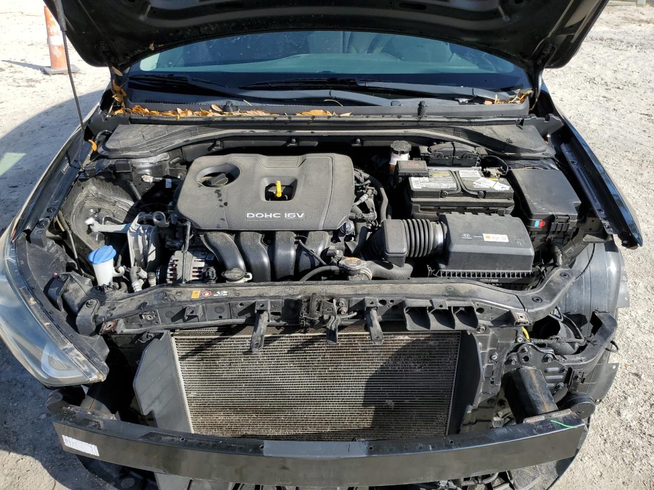 2018 Hyundai Elantra - Image 11